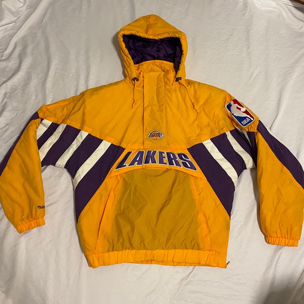 🏀 LAKERS 🏀  RARE retro Mitchell&Ness Jacket